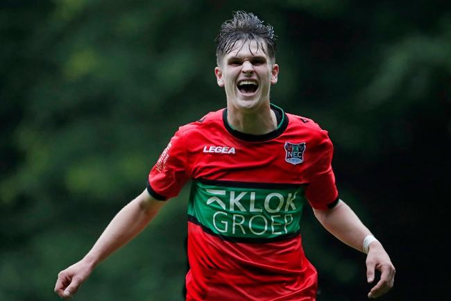 赛季任务与 赛季任务与